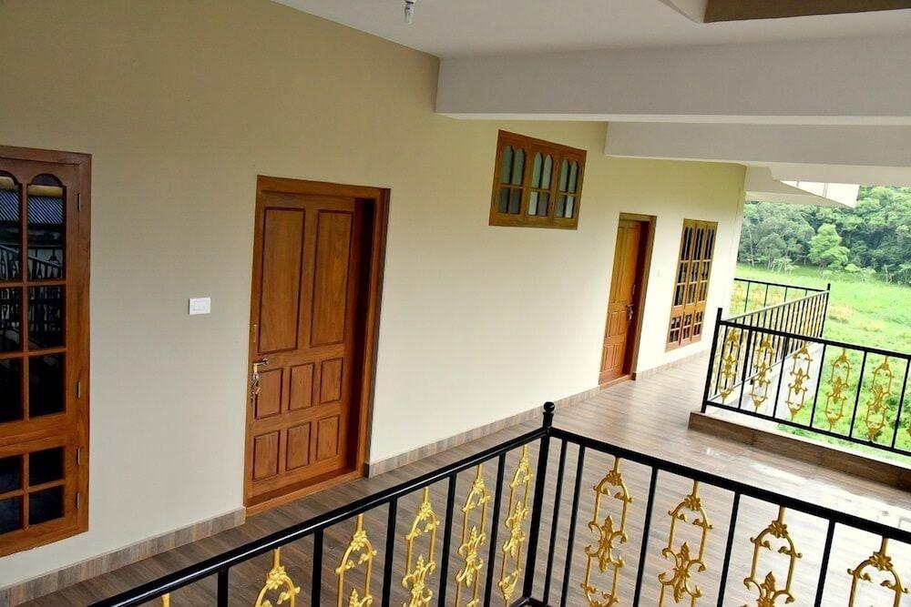 Jungle Palace Homestay Thekkady Esterno foto