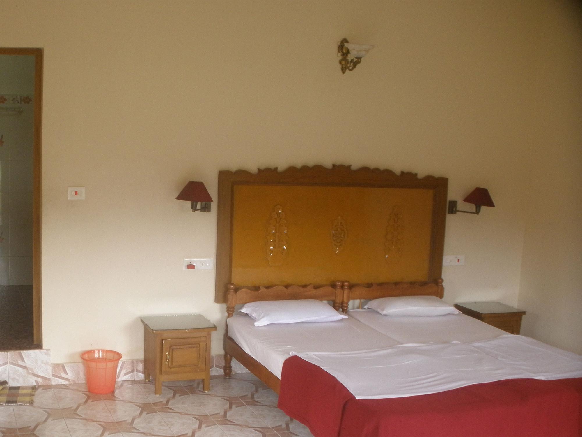 Jungle Palace Homestay Thekkady Esterno foto
