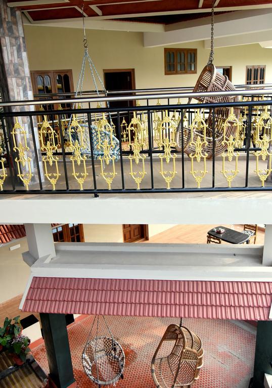 Jungle Palace Homestay Thekkady Esterno foto