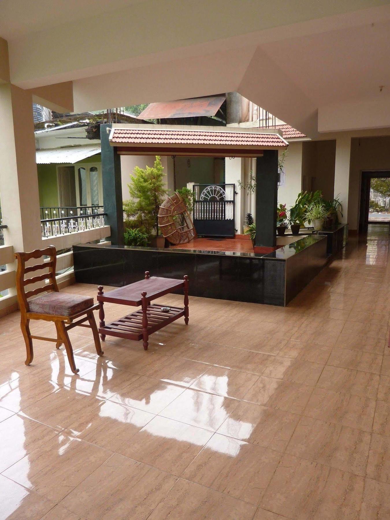 Jungle Palace Homestay Thekkady Esterno foto