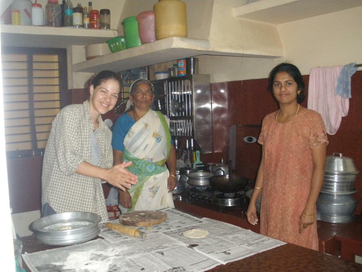 Jungle Palace Homestay Thekkady Esterno foto